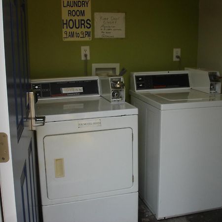 Value Inn Motel Eugene Airport Bagian luar foto