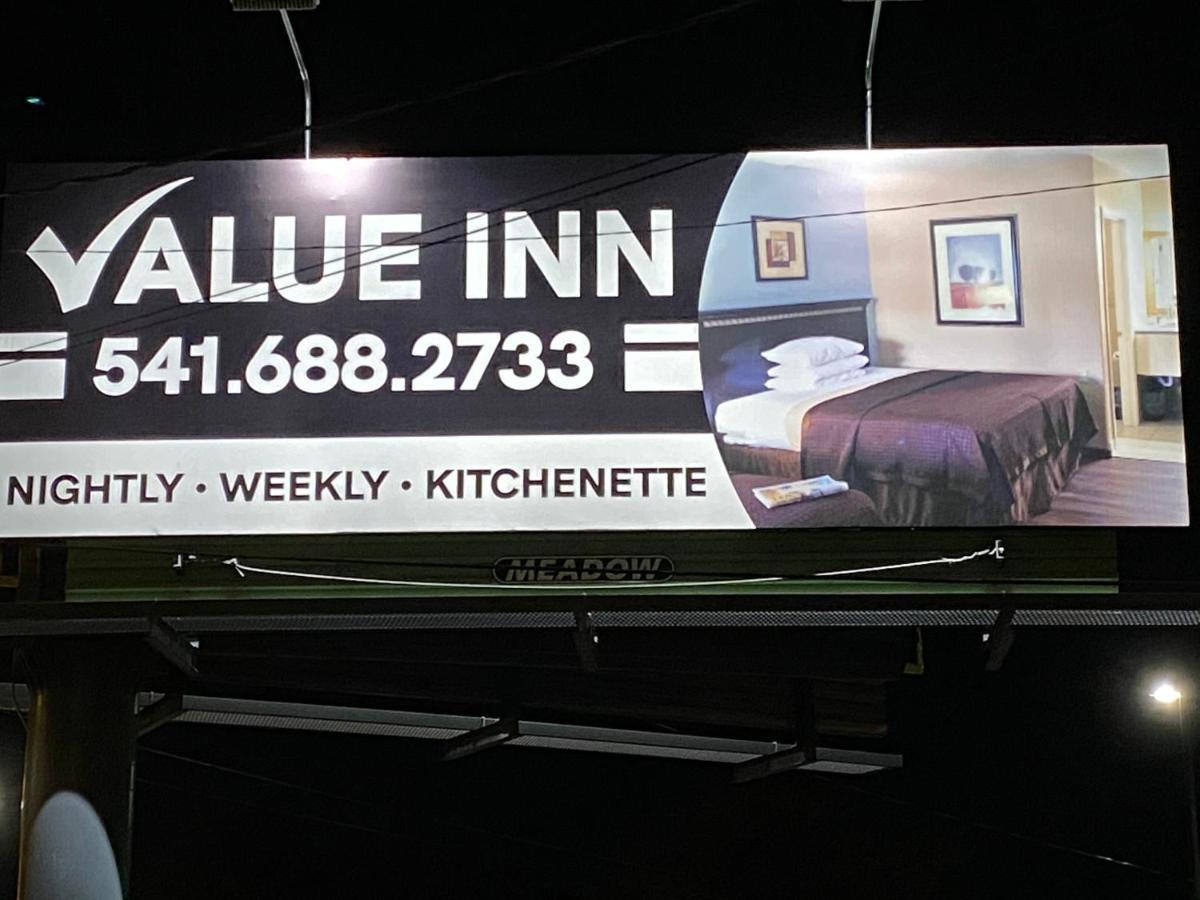 Value Inn Motel Eugene Airport Bagian luar foto