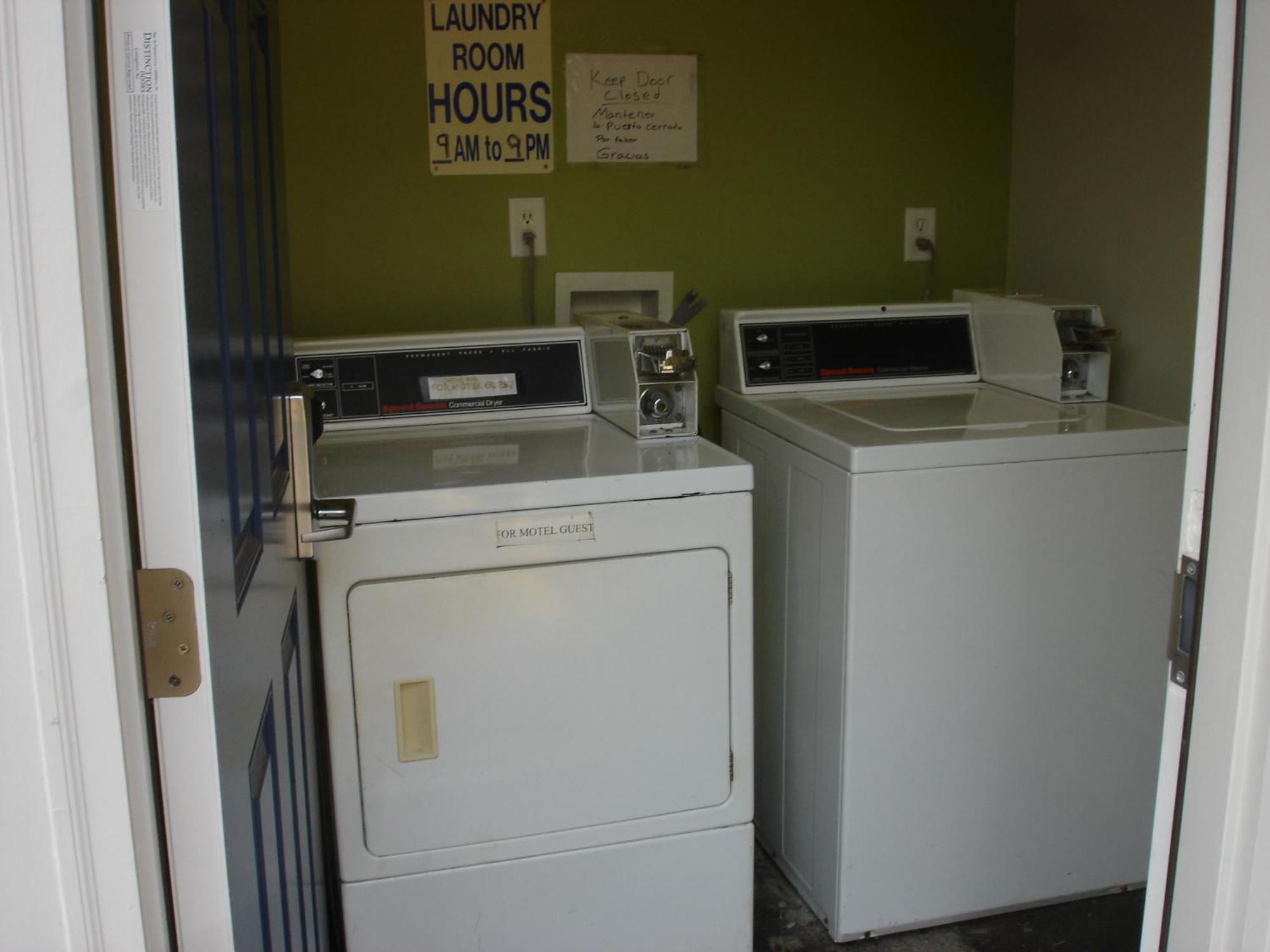 Value Inn Motel Eugene Airport Bagian luar foto